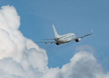 Pilota muore in volo, aereo costretto ad atterraggio di emergenza a New York