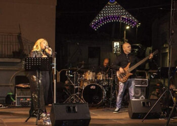 Festa della noce: piazza gremita per Angela Di Mauro