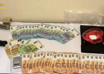Gela, arrestato pusher in possesso di armi e droga