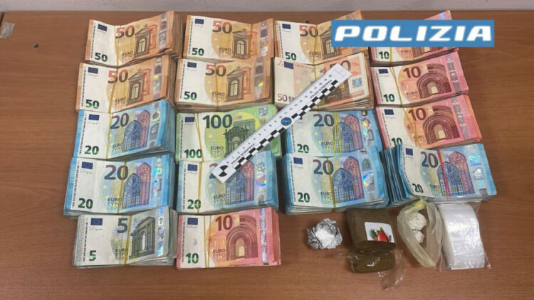 Ragusa, 33enne gambiano trovato con hashish, cocaina e 47mila euro in contanti