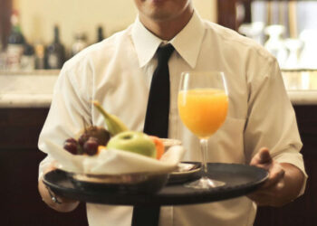 Denunciato titolare ristorante: 9 lavoratori su 11 in nero