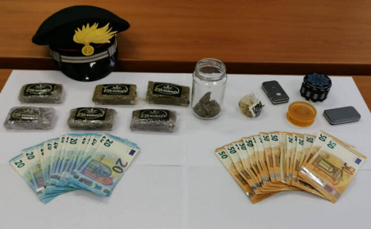 Modica, hashish nascosta nel garage: modicano arrestato