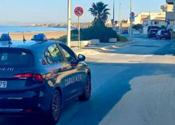 Scoglitti, tenta di uccidere il fratello a martellate dopo una lite: fermato