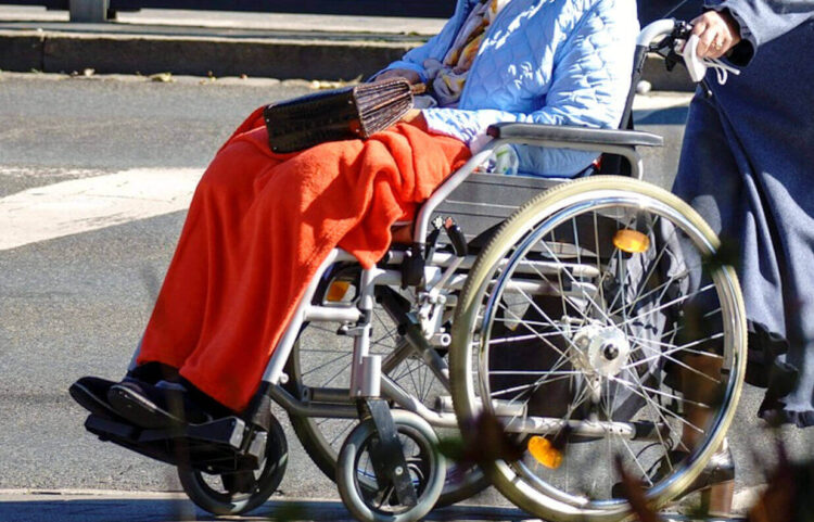 Corso di formazione per caregiver familiare: è gratuito e dura 300 ore