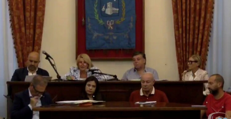 Pozzallo, il Consiglio comunale vota il dissesto