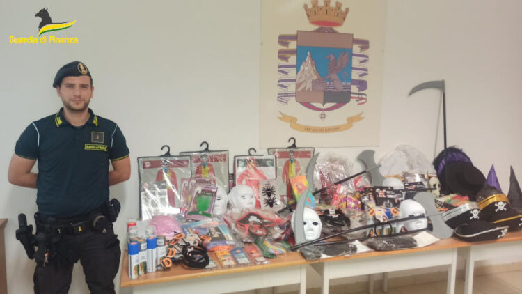 Siracusa: sequestrati oltre 53.000 giocattoli di Halloween non sicuri