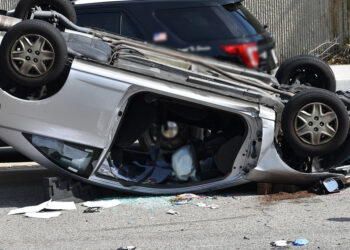 Incidente Modica, scontro tra 3 auto: due cappottano