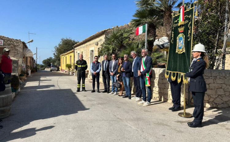 Ragusa, cerimonia di intitolazione di una via nei pressi del castello di Donnafugata