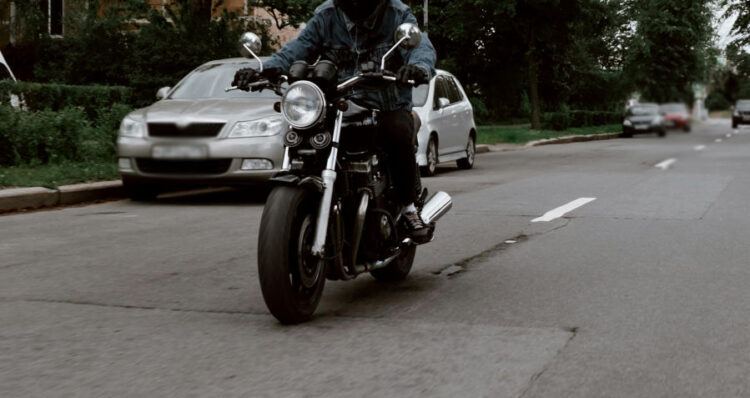 Scicli, ubriaco sulla moto con precedenti penali: va ai domiciliari