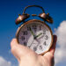 Ora solare 2025: ecco quando spostare le lancette per il cambio autunnale