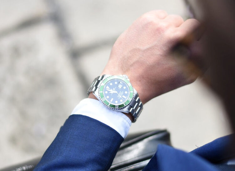 8 Rolex, 9 auto e la bancarotta a Modica: maxi sequestro