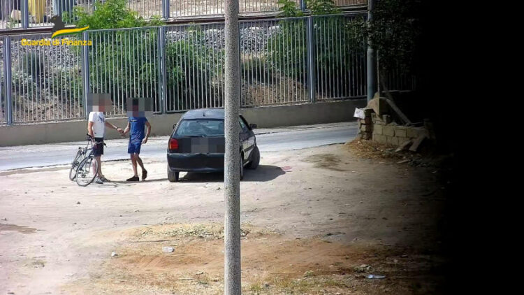 Operazione antidroga a Vittoria: Stroncato mercato degli stupefacenti