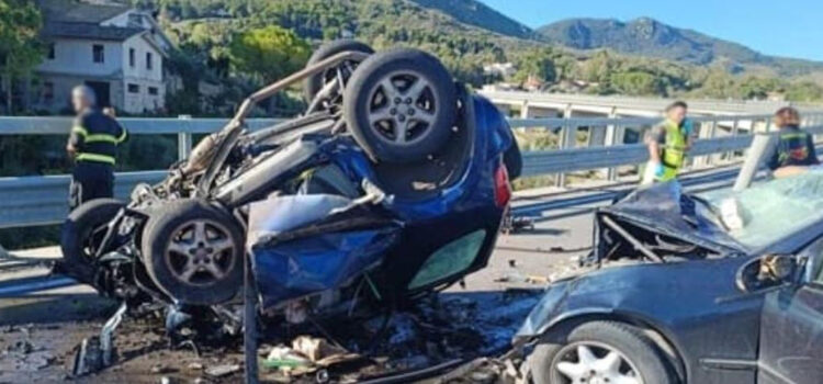 Incidente sulla Palermo-Sciacca, una famiglia distrutta: 3 bambini orfani, morti i genitori