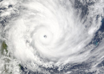 Paura in Florida per l'uragano Milton, Biden: evacuate ora. E' questione di vita o di morte