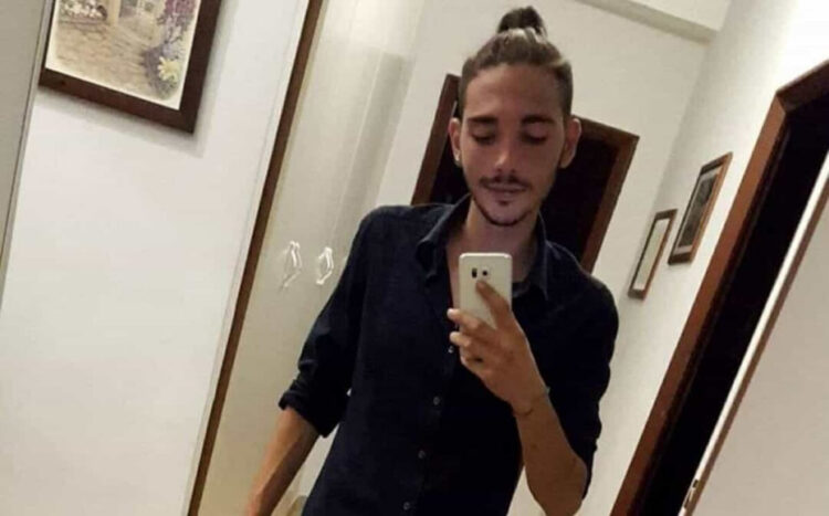 Si schianta con l'auto contro un muro: muore Emanuele Favarolo di 25 anni