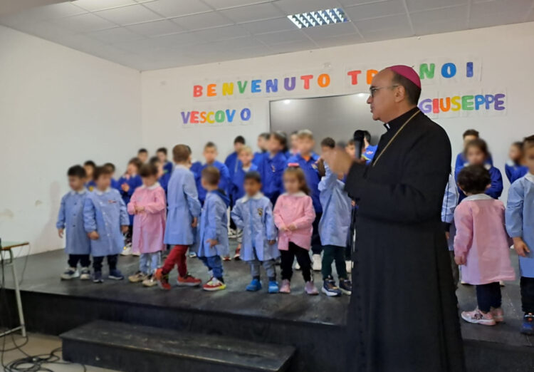 La visita del Vescovo di Ragusa La Placa a San Giacomo Bellocozzo