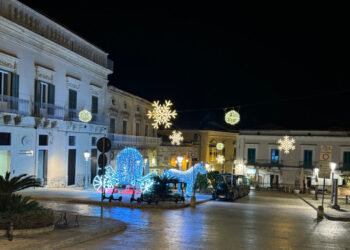 Luminarie nella città Antica di Ragusa: atmosfera magica