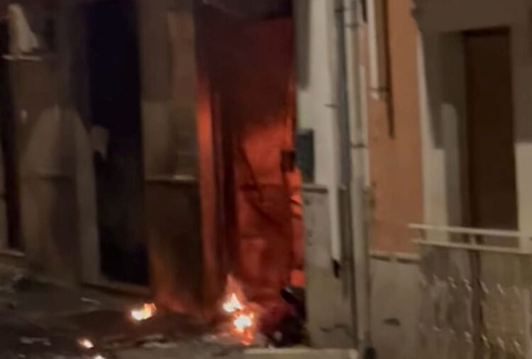 Comiso, esplosione nella notte in un'agenzia di pompe funebri