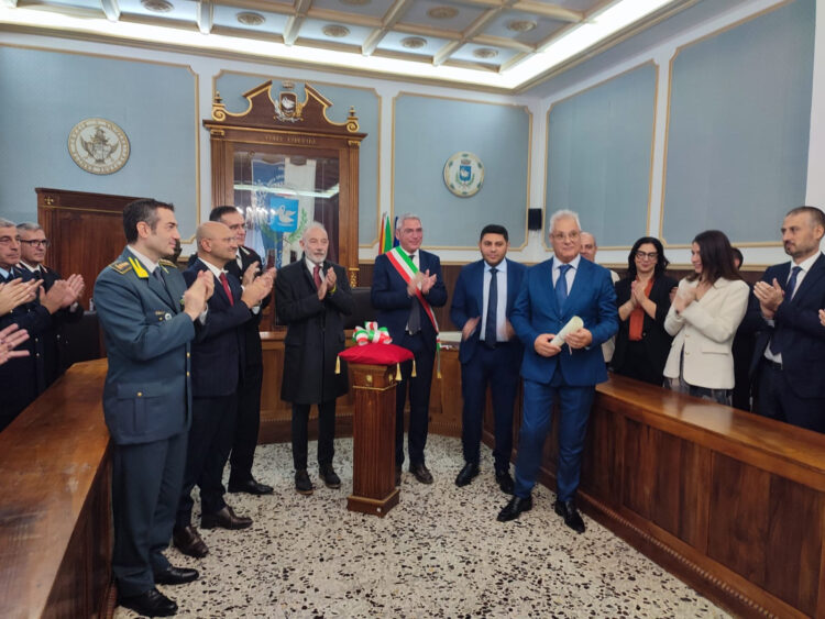 25 anni di servizio a Santa Croce Camerina, cittadinanza onoraria all'appuntato dell'Arma Angelo Nicoletti