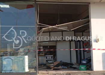 Furto con scasso al supermercato Ard Discount di Vittoria