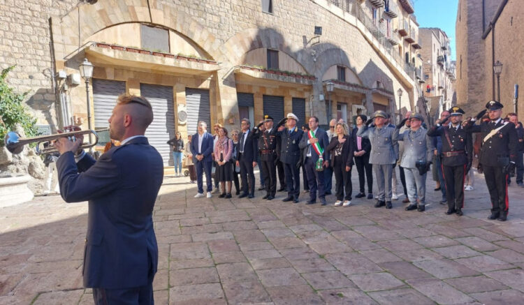 Gangi rende onore ai caduti di guerra e delle Forze Armate