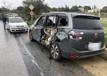Incidente sulla Modica-Giarratana: scontro tra auto e tir