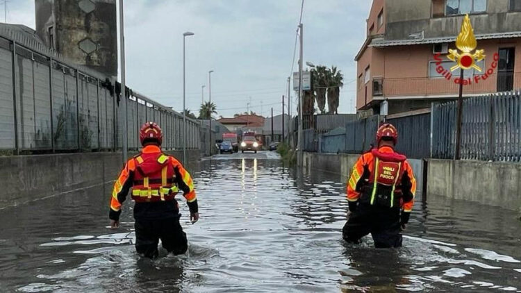 Maltempo in Sicilia, piogge e allagamenti nel Catanese