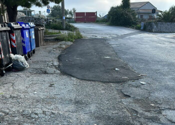 Modica, esce di casa per buttare la spazzatura e finisce in ospedale