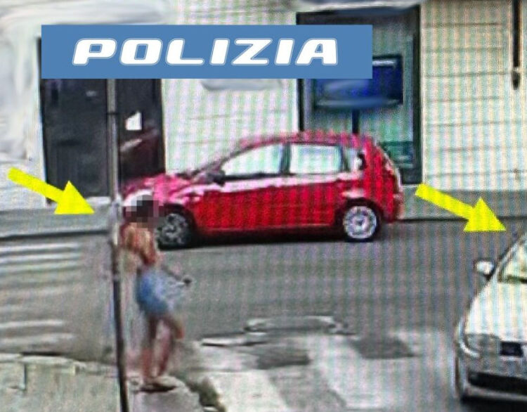 Catania, si denuda davanti ad una giovane in via Etnea e poi fugge in auto