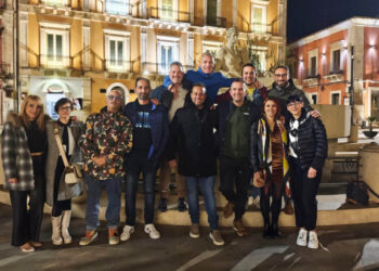 Rimpatriata dopo 27 anni per gli ex alunni della scuola Media G. Verga di Comiso