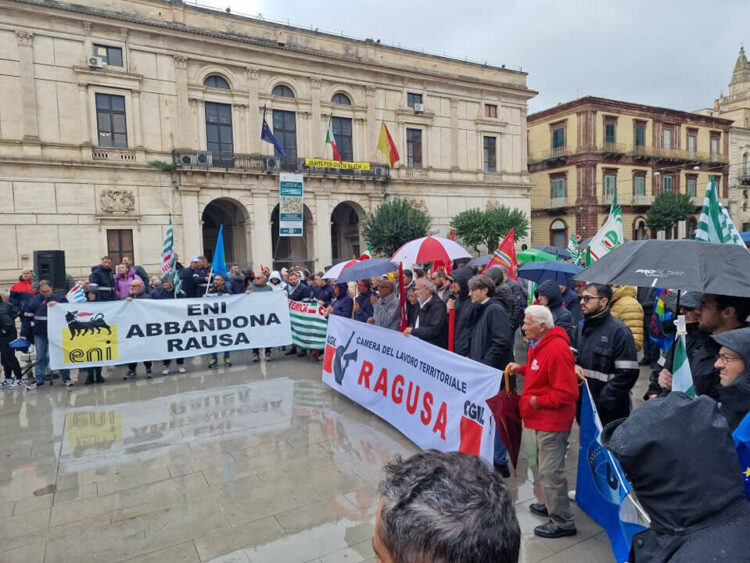 La politica ragusana sostiene la vertenza Versalis