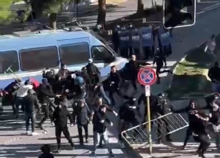 Scontri fuori dallo stadio a Vittoria: ferma condanna per gravi episodi