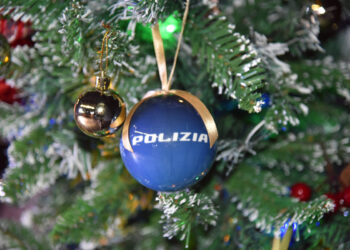 Natale Inclusione 2024 Polizia di Stato di Ragusa con i bimbi delle case famiglia e non solo