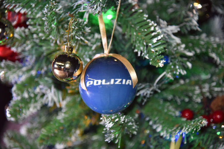 Natale Inclusione 2024 Polizia di Stato di Ragusa con i bimbi delle case famiglia e non solo