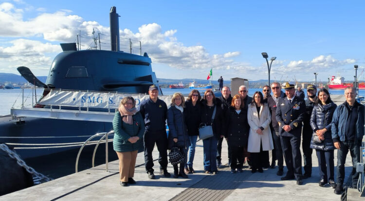 Ragusa, gli alunni delle medie della provincia visitano il sommergibile Todaro