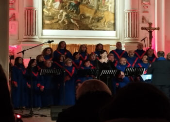 Il Modica Gospel Choir. Emozioni e applausi a Siracusa (tutto esaurito) alla Giornata delle Feste d’Inverno