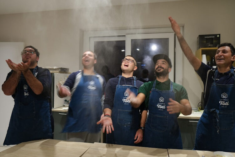 Modica, in pizzeria con i Ragazzi Speciali de La Casa di Toti di Modica