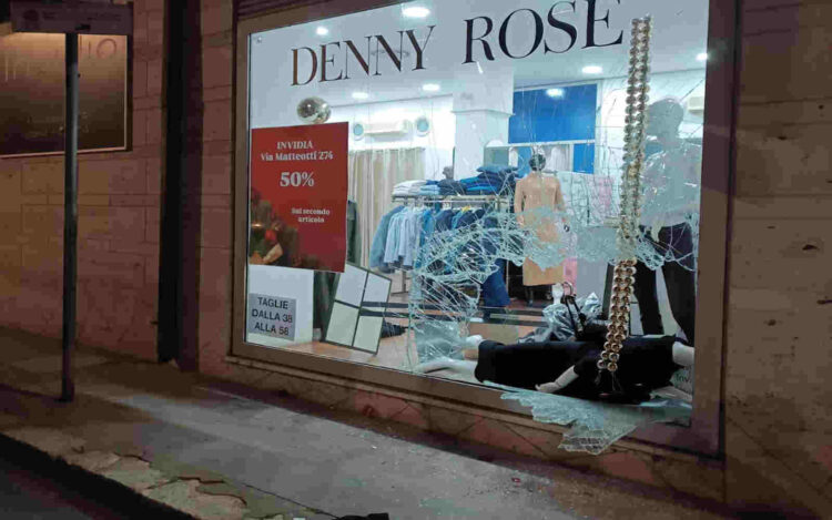 Tornano i furti con spaccata a Vittoria