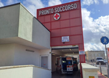 Vittoria, tunisino aggredisce infermiere e guardia giurata al pronto soccorso: arrestato