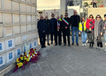 Migranti morti nella spiaggia di Sampieri: traslate le salme di 8 eritrei al cimitero di Scicli