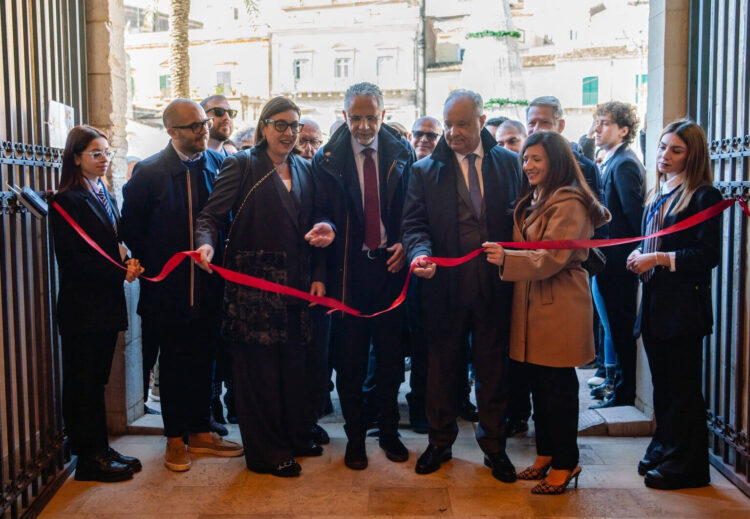 ChocoModica 2024: taglio del nastro per la tre giorni dei cioccolato di Modica