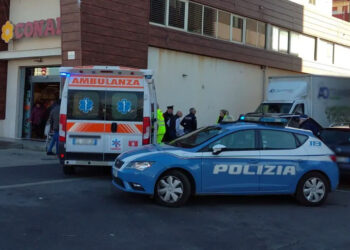 Modica, camion fa retromarcia e uccide una donna uscita dal supermercato