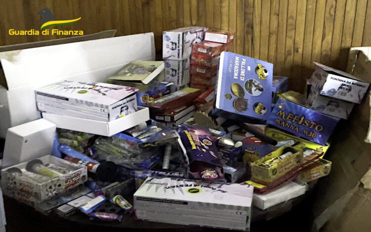 Catania: sequestrati a Misterbianco oltre 4.000 artifizi pirotecnici illegali