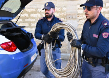Niscemi, al buio interi quartieri di Piano Mangione: arrestati 2 ladri di cavi di rame