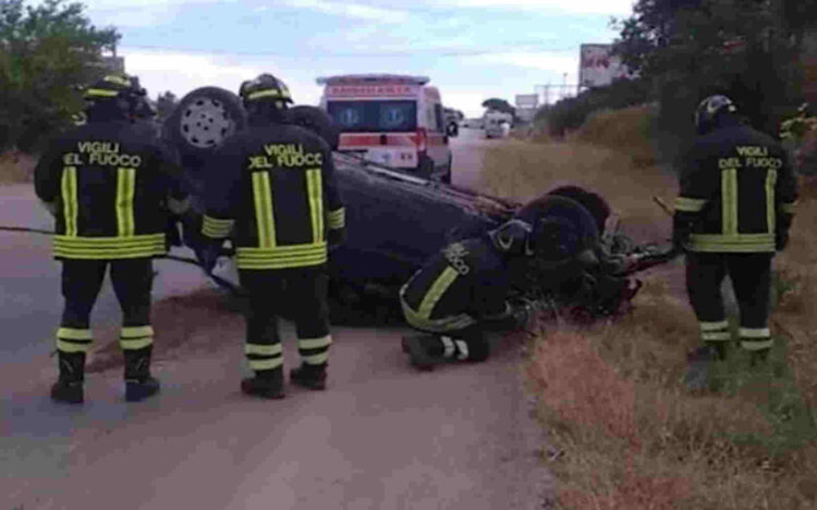 Incidente, auto cappotta sulla Santa Croce Camerina verso Scicli