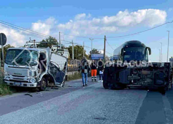 Brutto incidente sulla Modica Sorda-Sampieri, 3 feriti