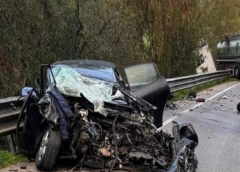 Auto con 5 giovani contro una cisterna sulla Palermo Agrigento: 2 morti e 3 feriti