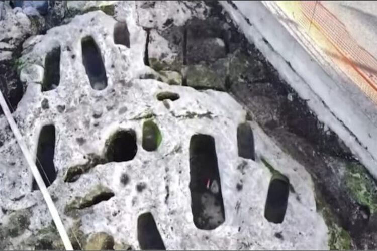 Scoperta una necropoli in via Anfuso a Ragusa: antiche tombe scavate nella pietra