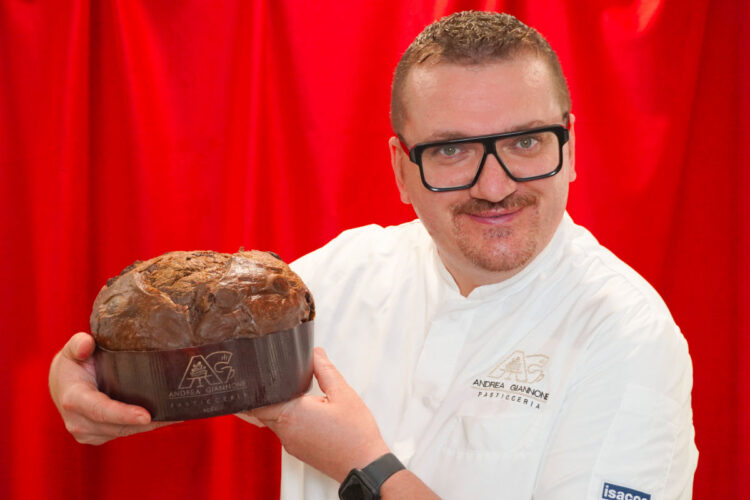 I panettoni artigianali di Andrea Giannone vanno a ruba: tra i tanti gusti spicca Il Moro
