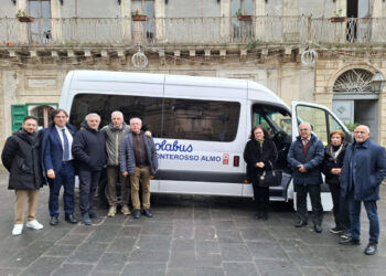 Monterosso Almo ha finalmente il pulmino scolastico: oggi la consegna